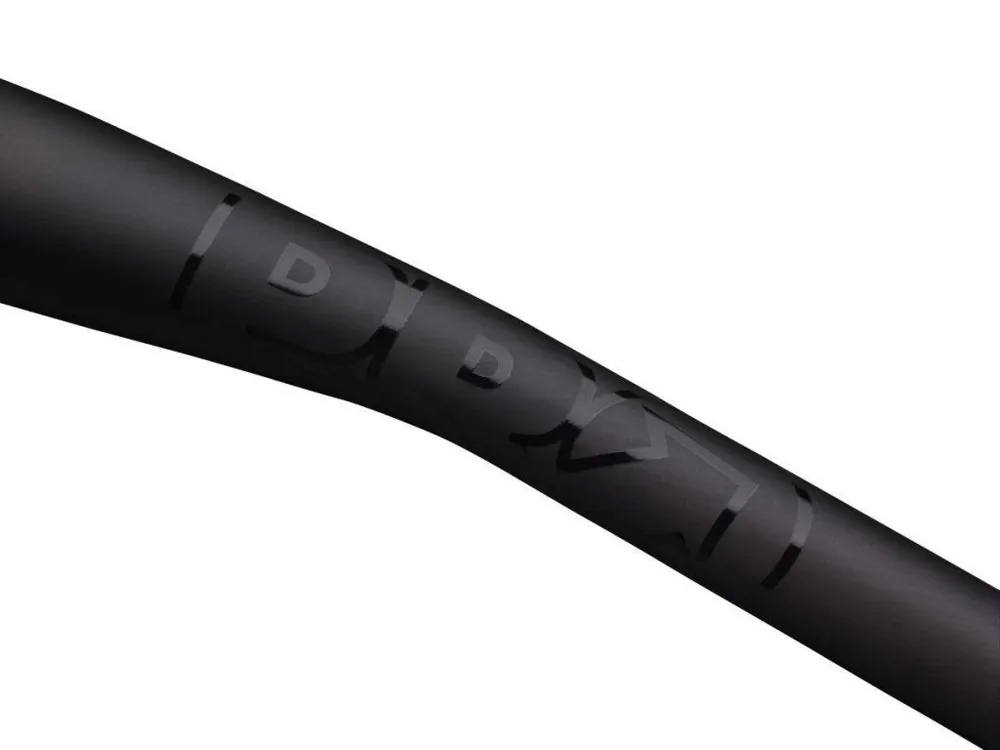 Must-Have Řídítka THARSIS FLAT CARBON 9 stupň. backsweep, 35/720mm