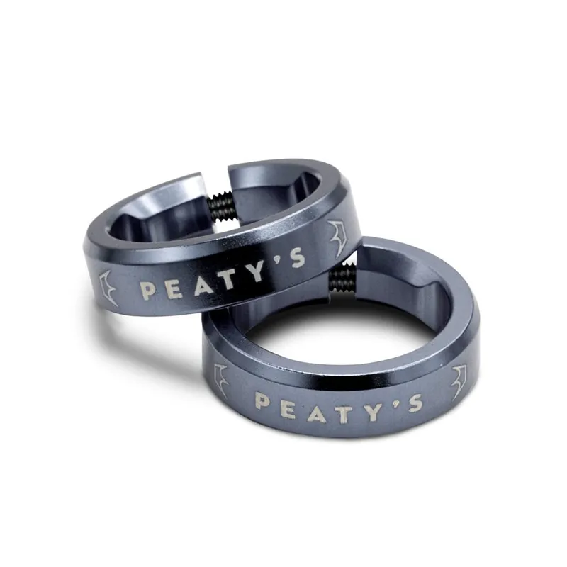 Objímky ke gripům - PEATY'S Monarch Lock Ring - Slate Odeslání Ihned
