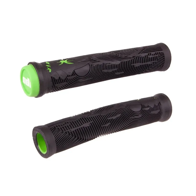 Vysoce Kvalitní Gripy - ODI Hucker - Black/Green