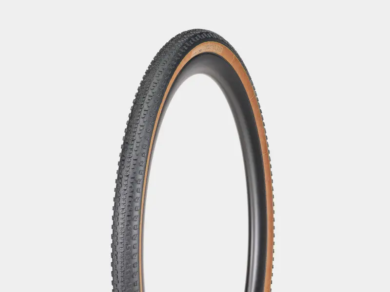Novinka Bontrager Gravel Betasso RSL GX TLR 700Cx45 plášť kevlar - Černá/Tan