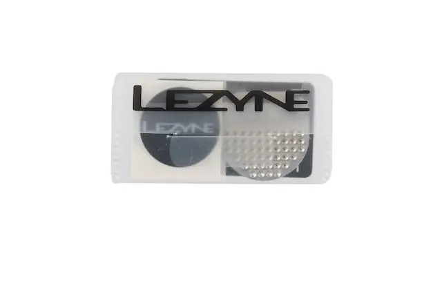 Ověřený Samolepící záplaty na duši LEZYNE SMART KIT (6 záplat)