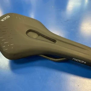 Sedlo Fizik Ridon Terra 145mm, Carbon OEM Hit Sezóny