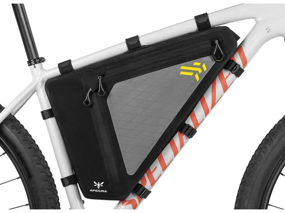 Apidura Backcountry objemná rámová brašna Full Frame Pack 6l Horká Nabídka