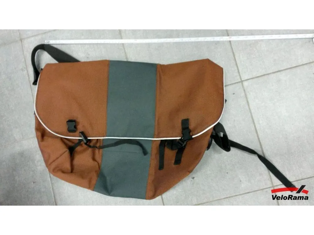 Ihned K Objednání Messenger bag Hnědá